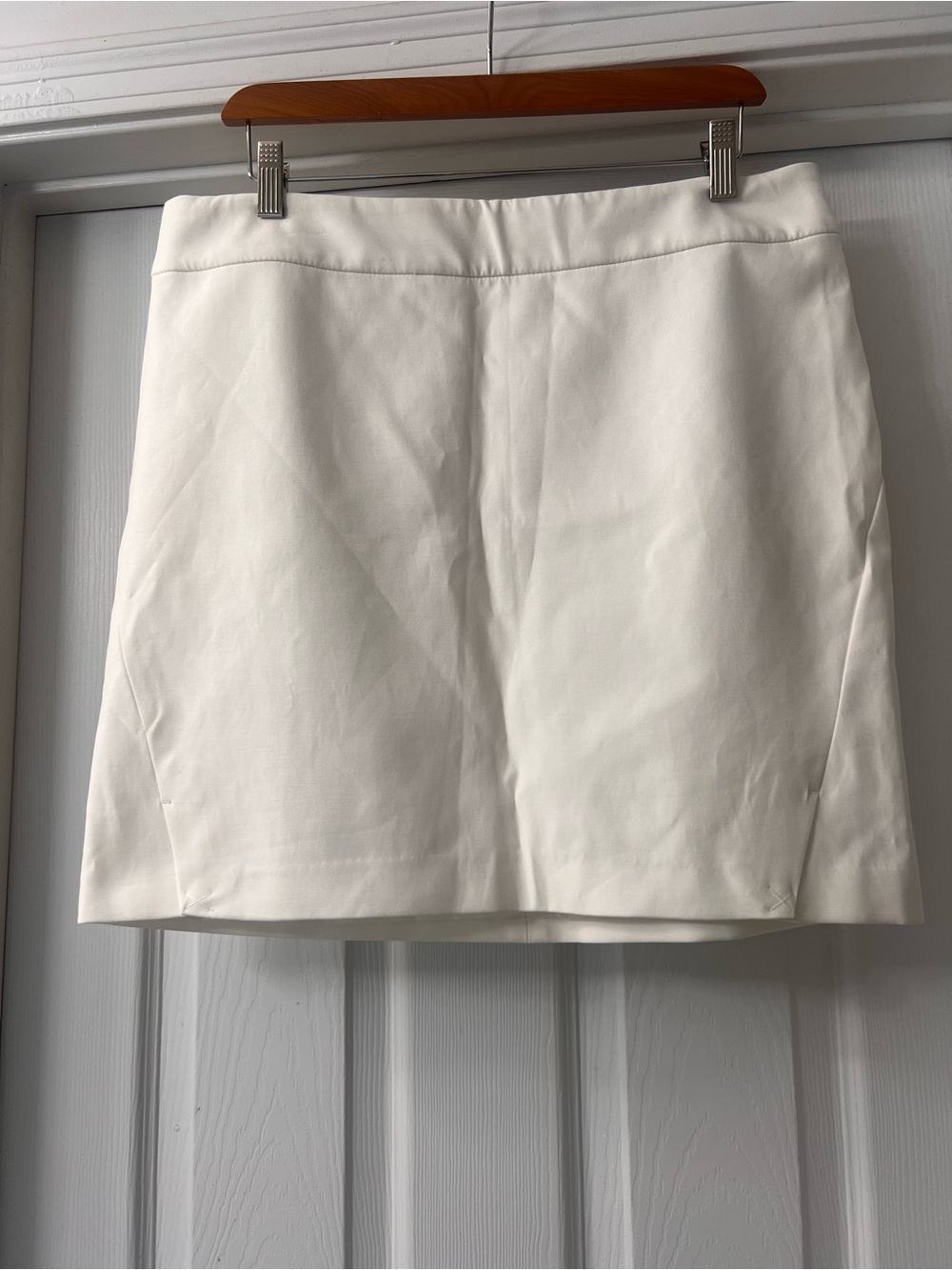 White House Black Market White Lined Skirt - Classic Clean Finish Sz 12 
Classic